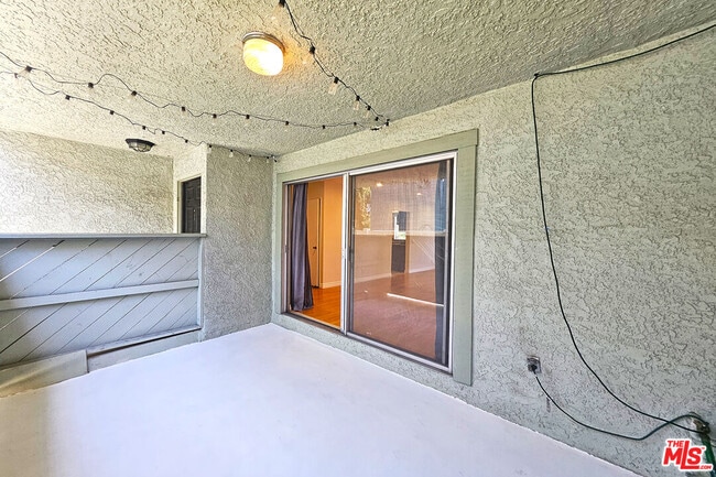 Building Photo - 1454 E Orange Grove Blvd