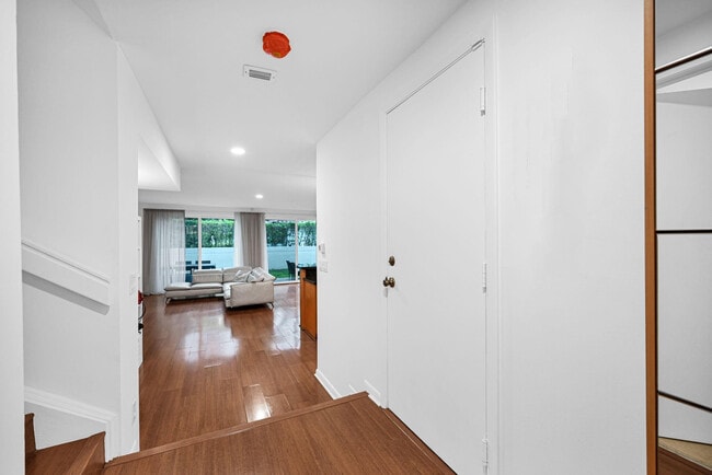 Building Photo - 21385 Marina Cove Cir