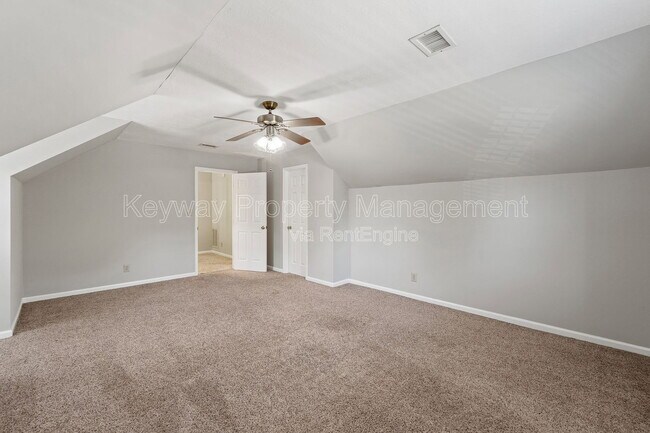 Building Photo - 255 Silver Maple Rd