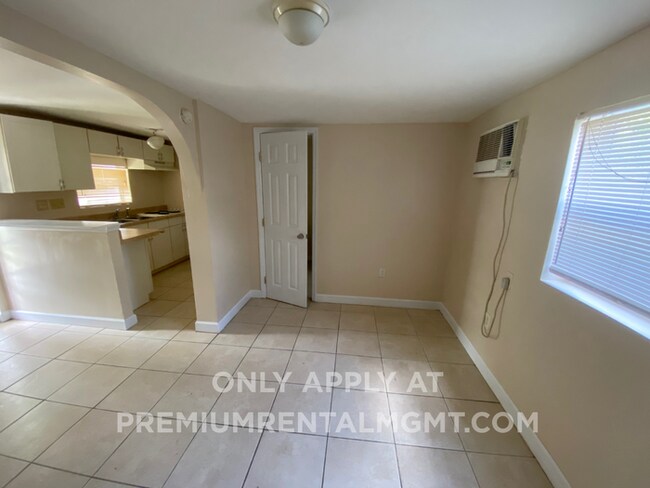 Building Photo - 2330 S Ferncreek Ave