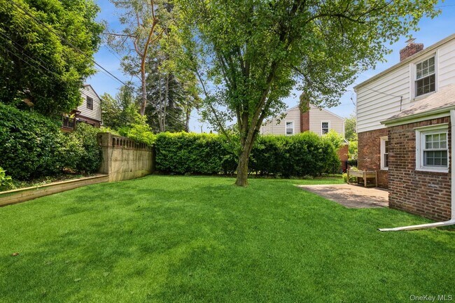 Building Photo - 212 Fernwood Terrace