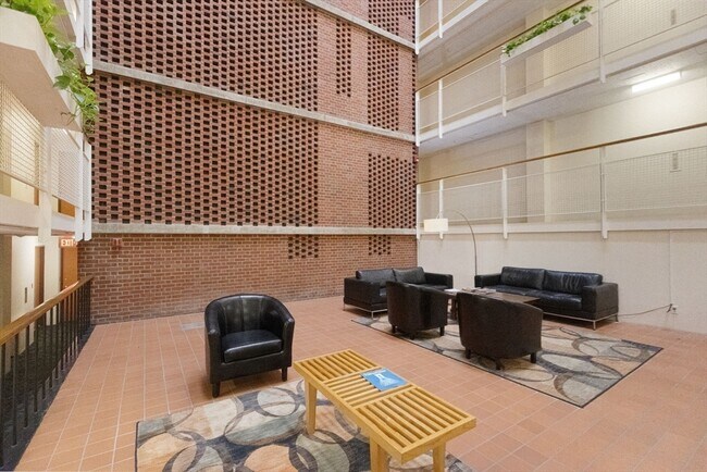 Building Photo - 29 Concord Ave