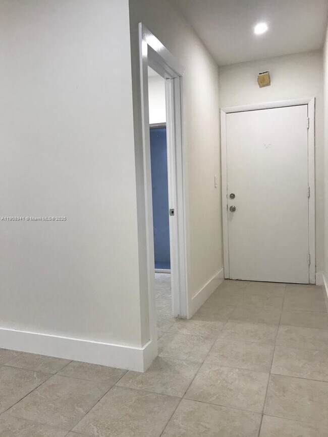 Building Photo - 1951 NE 167th St