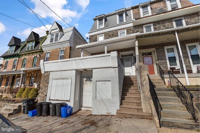 Building Photo - 113 Sumac St