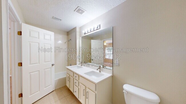 Building Photo - 1002 N Black Cherry Dr