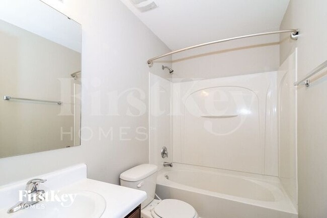 Building Photo - 812 Orchestra Dr