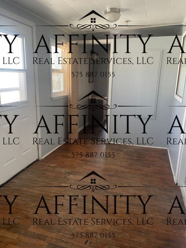 Building Photo - 3 bedroom home