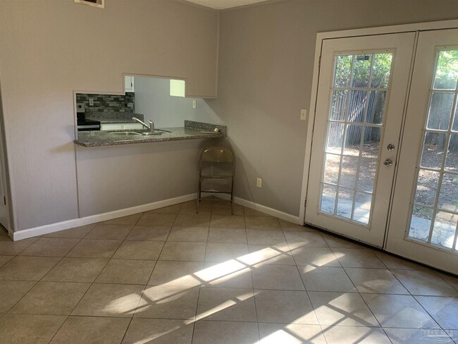 Building Photo - 811 Massachusetts Ave