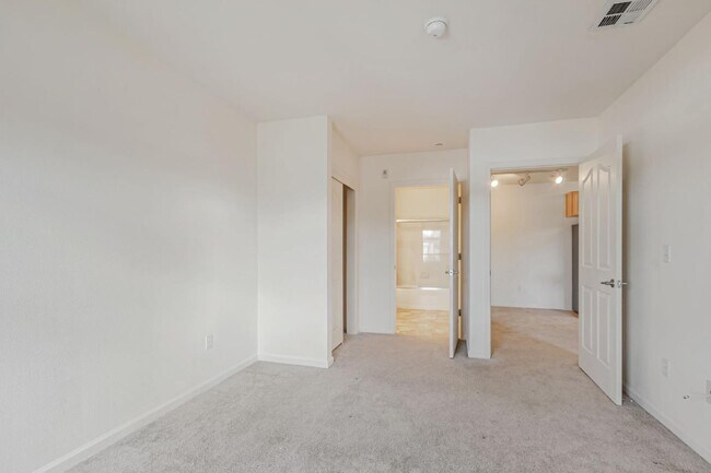 Building Photo - 3128 Loma Verde Dr