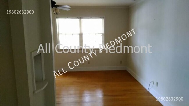 Building Photo - 1544 Pecan Ave