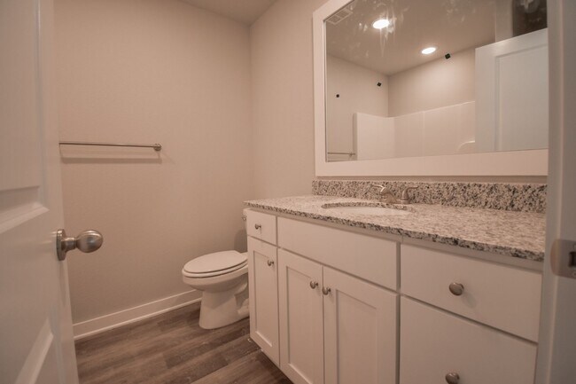 Building Photo - Beautiful 3 Bedroom 2 Bath Home in Farmington!