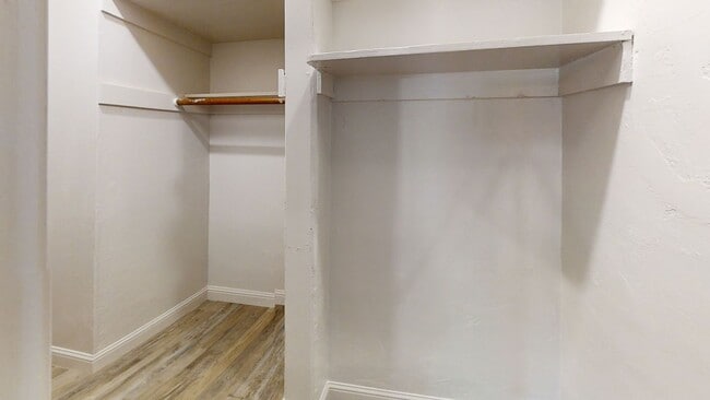 Building Photo - Carruth Ave &amp; Home Ave