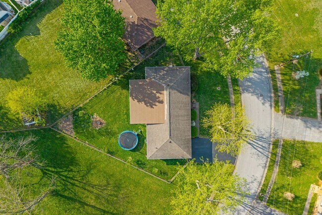 Building Photo - 3611 Bahama Dr