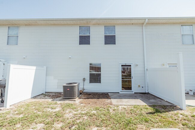 Building Photo - 1150 Airport Rd