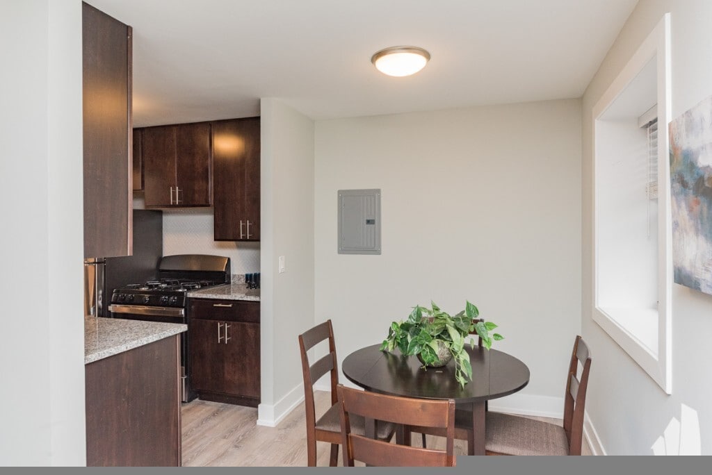 Building Photo - 525 W Surf
