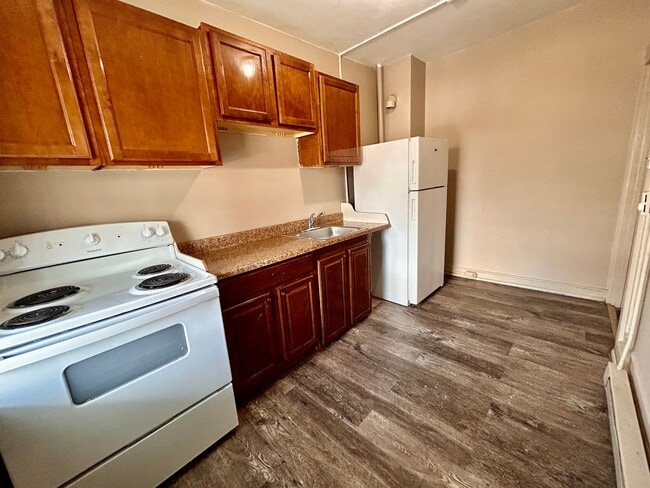 Building Photo - 344 N Lime St