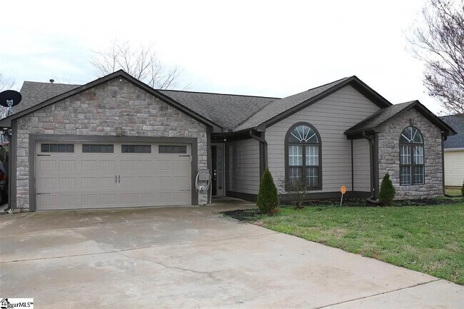 Primary Photo - 204 Golden Leaf Ln