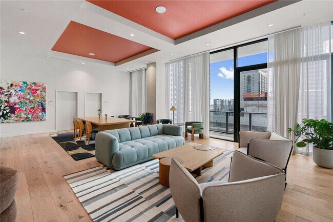 Building Photo - 601 N Miami Ave