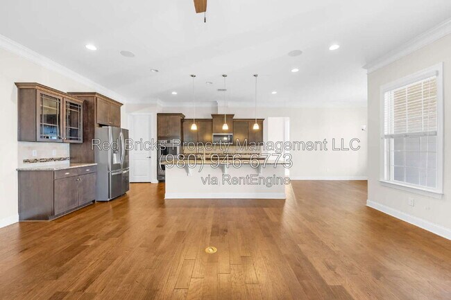 Building Photo - 4004 Petersburg Dr
