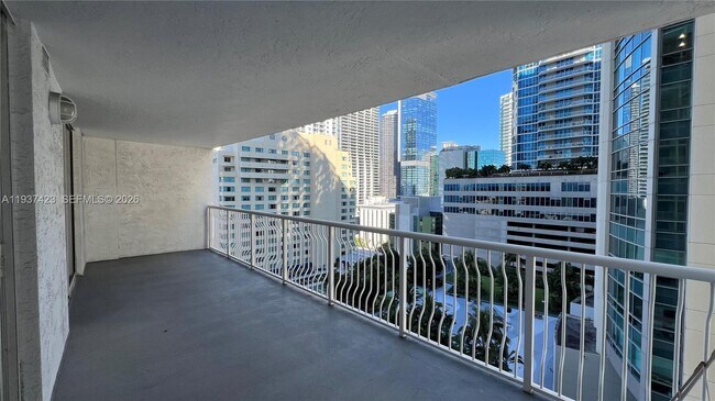 Building Photo - 1200 Brickell Bay Dr