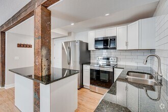 Building Photo - 3436 Stevens Ave