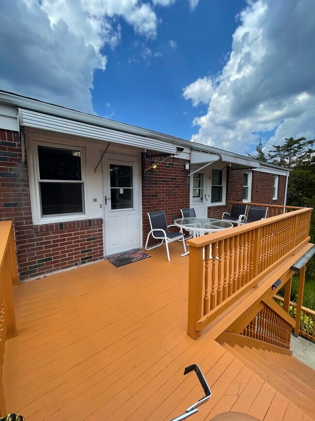 Building Photo - 60 Morgan Ln