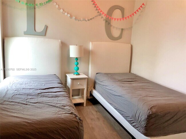 Building Photo - 1700 Meridian Ave