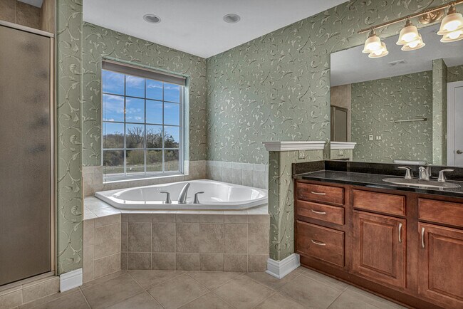 Building Photo - 4666 Sagewood Cir