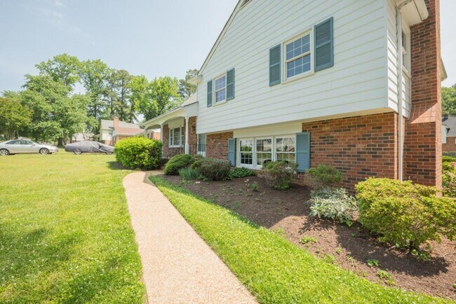 Building Photo - 2801 Pennington Rd
