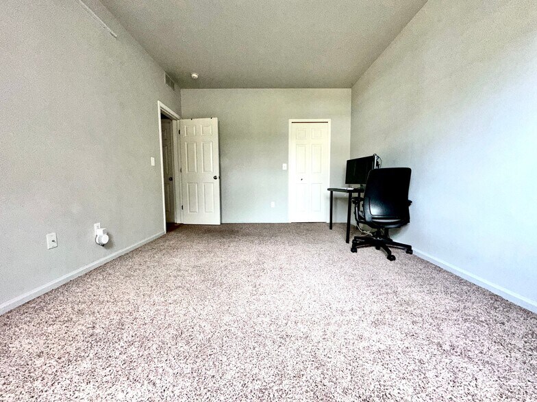 Building Photo - 13140 Canopy Dr