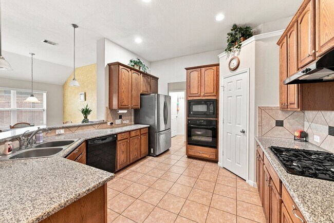 Building Photo - 8306 Calico Canyon Dr