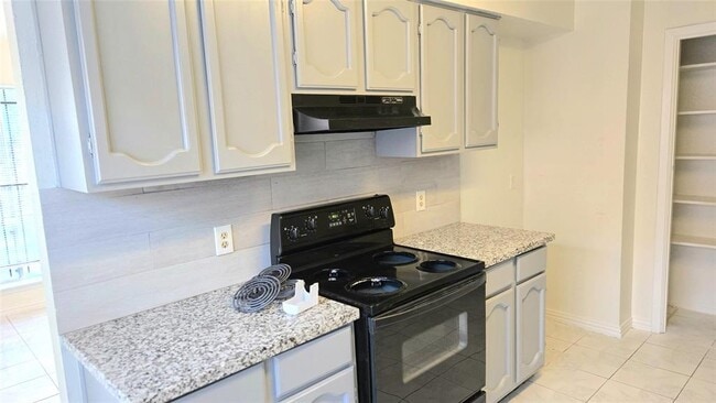 Building Photo - 13146 Newbrook Dr
