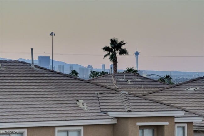 Building Photo - 1068 Riddle Glen St