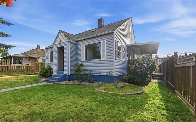 Building Photo - 4624 N Pearl St