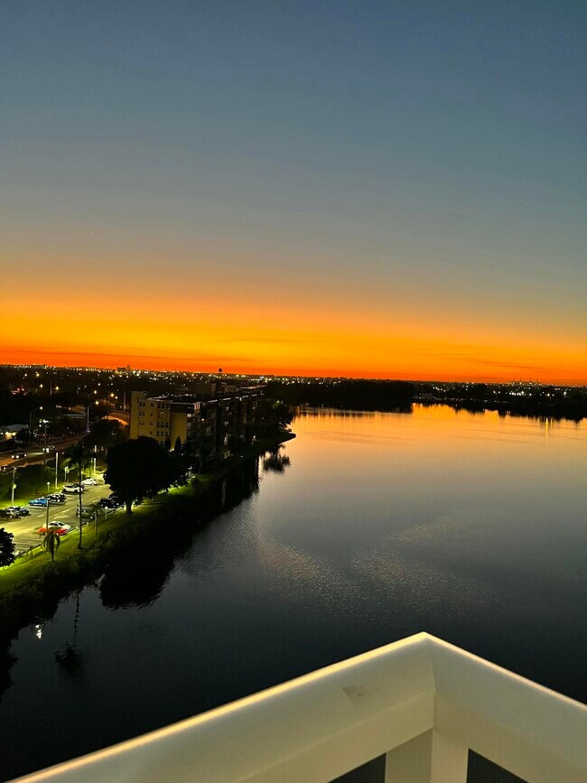 Building Photo - 1301 NE Miami Gardens Dr