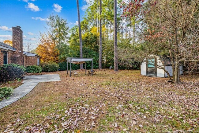 Building Photo - 2818 Millbrook Rd