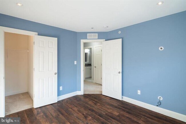 Building Photo - 27127 Hickory Ln