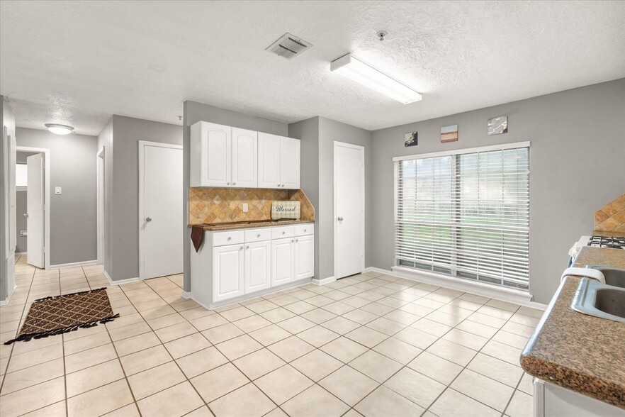 Building Photo - 25706 Glen Loch Dr