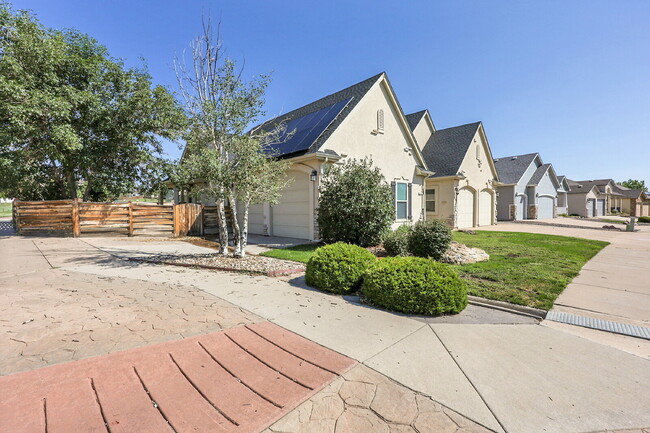 Building Photo - $3,650 - 4 Bed, 4 Bath Home with 4 Car Gar...