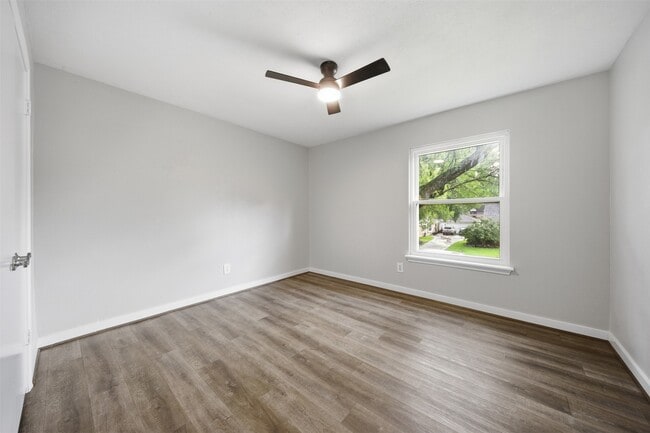 Building Photo - 15414 Ripplestream Dr