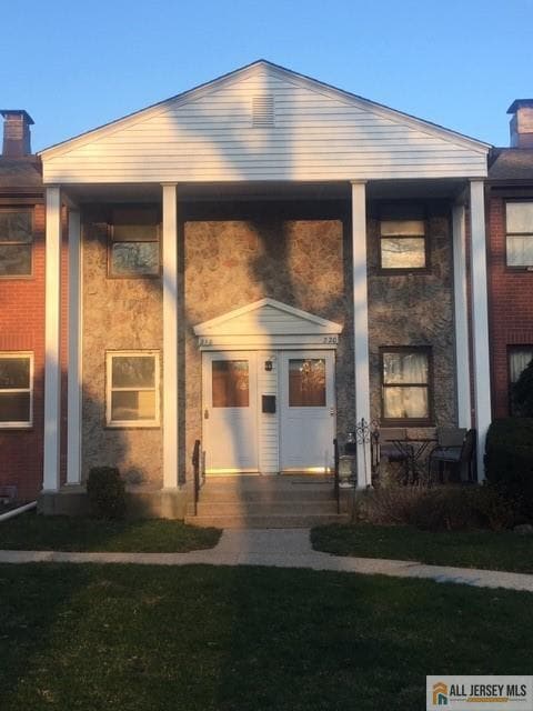 Building Photo - 218 Newman St