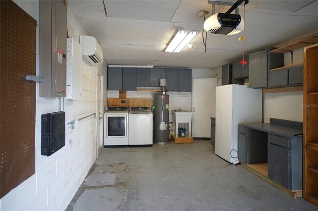 Building Photo - 5301 Carrollwood Meadows Dr