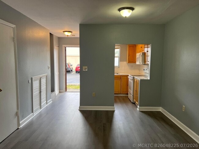 Building Photo - 20 SW 108th Ave