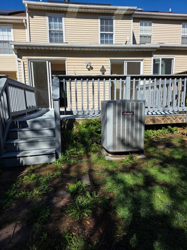 Building Photo - 3BR Townhome in Riverside Neighborhood of Belcamp!