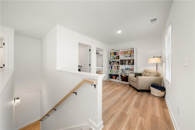 Building Photo - 4541 Moray Dr