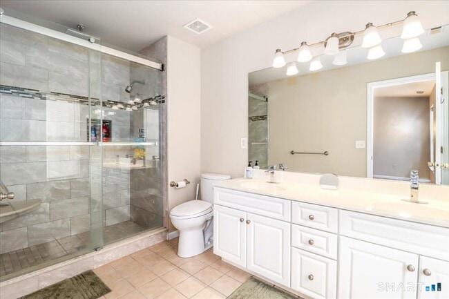 Building Photo - 2004 Eaton Ct