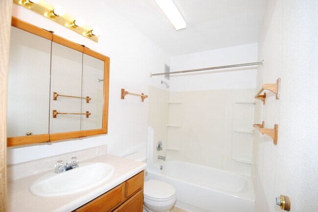 Building Photo - 79 Slater Dr