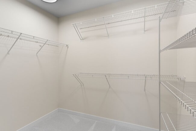 Building Photo - Comfort Meets Convenience in This Bellevue Condo