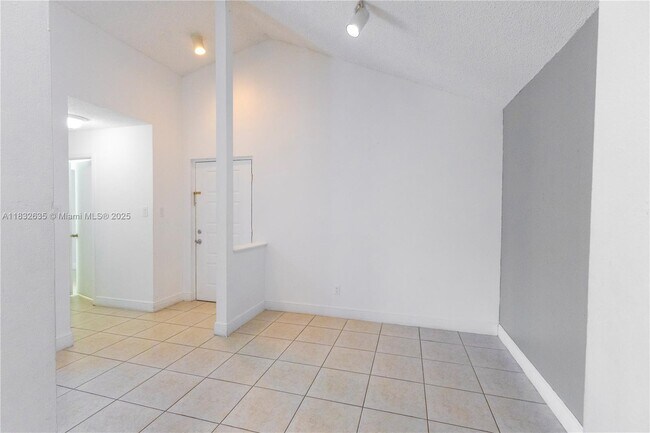 Building Photo - 15770 SW 106th Terrace