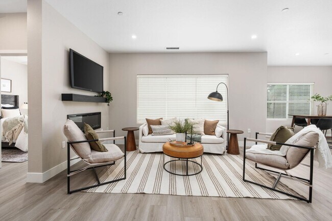 Building Photo - 2806 E Alluvial Ave